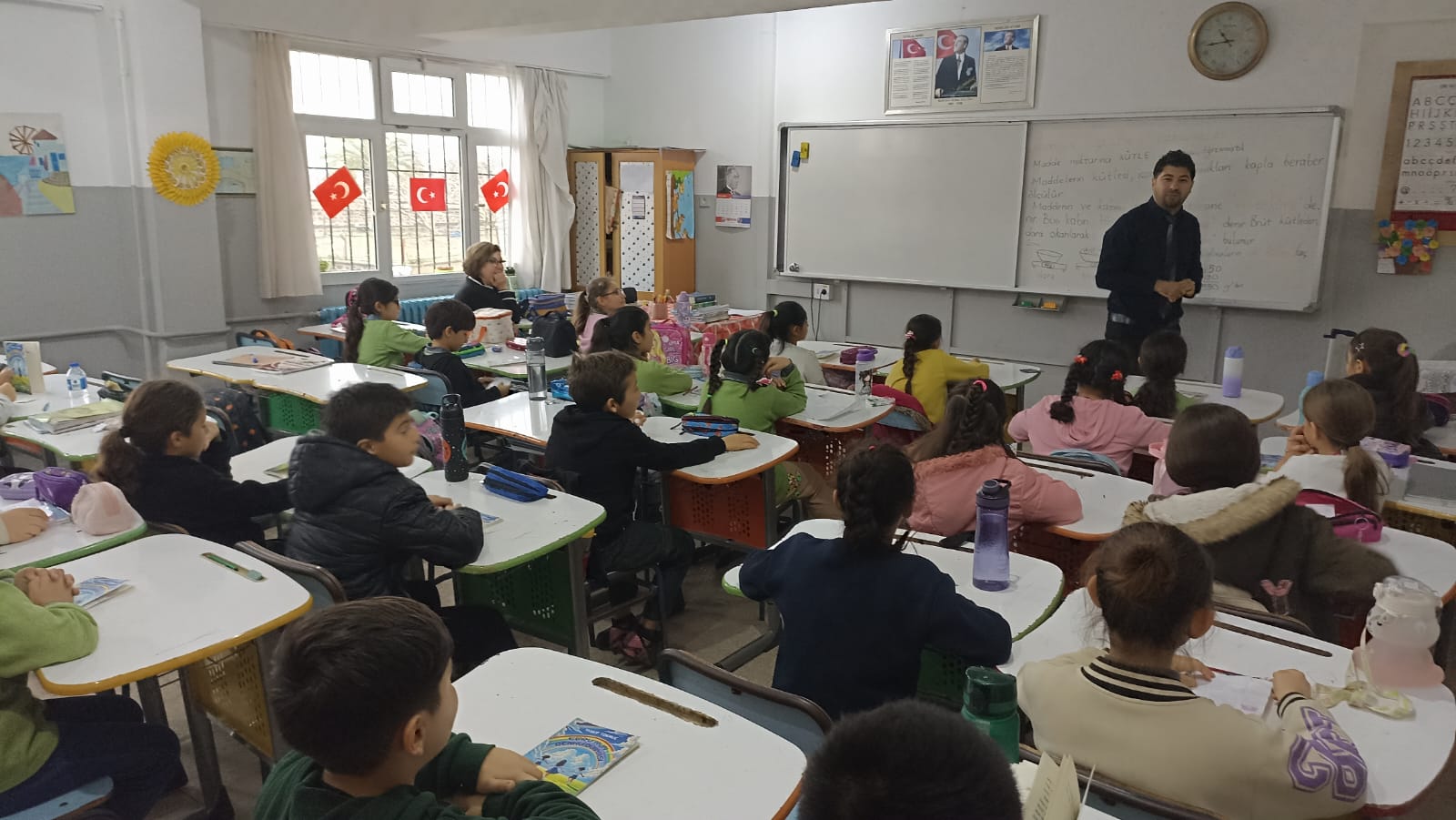 Feriha Ruhi Karakas Ilkokulunda Okur Yazar Bulusmasi