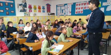 Ebru’nun Renkli Dünyası Davutlar Kazım Dirik İlkokulu’nda