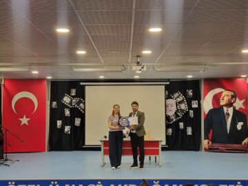 Ebru’nun Renkli Dünyası Özel Ü. Naci Akdoğan Okullarında Ebru’nun Renkli Dünyası Özel Ü. Naci Akdoğan Okullarında