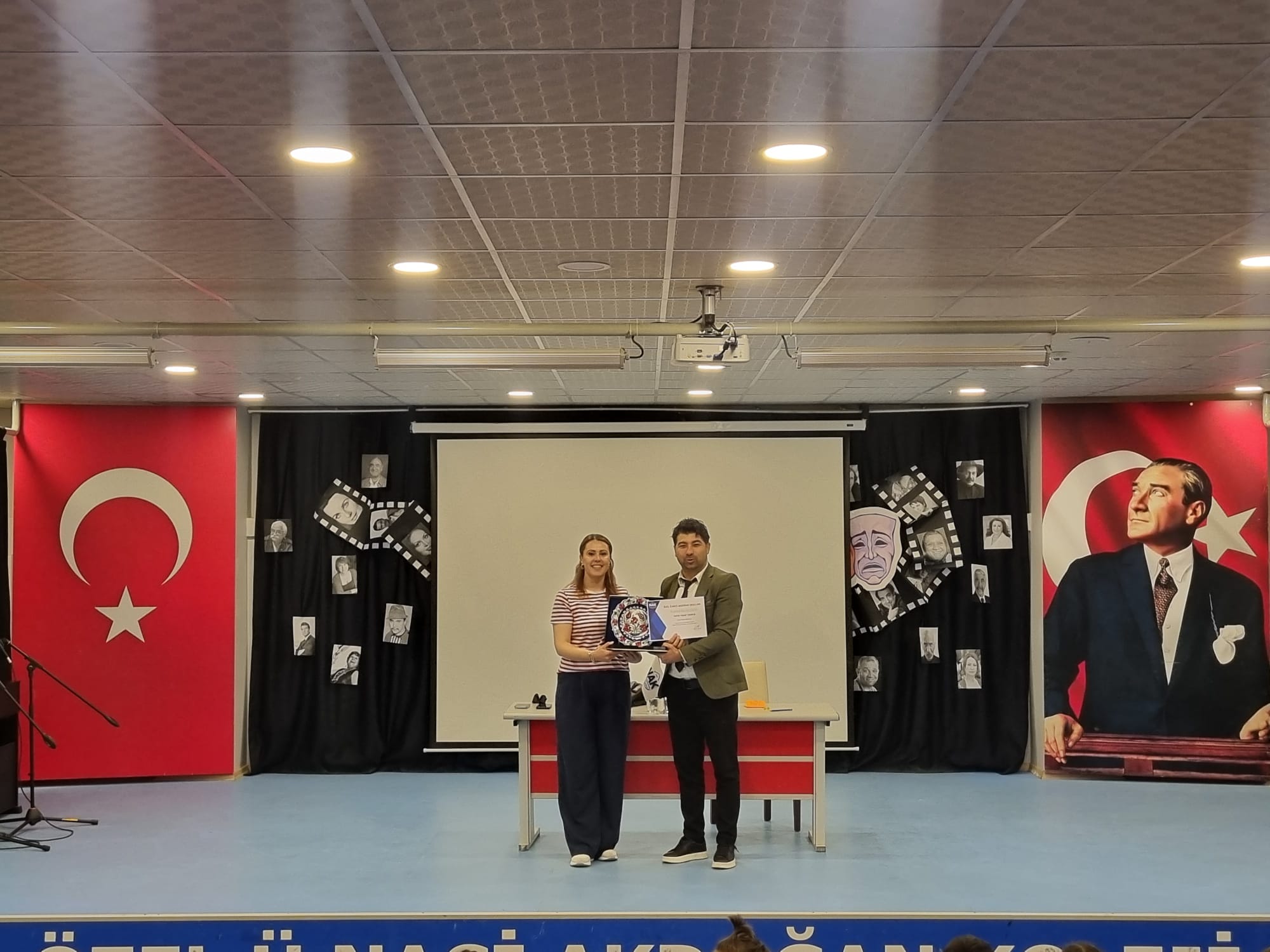 Ebru’nun Renkli Dünyası Özel Ü. Naci Akdoğan Okullarında