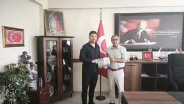 İki Kitabımı İlçe Millî Eğitim Müdürümüz Sayın Şerafettin Yapıcı’ya Takdim Ettim